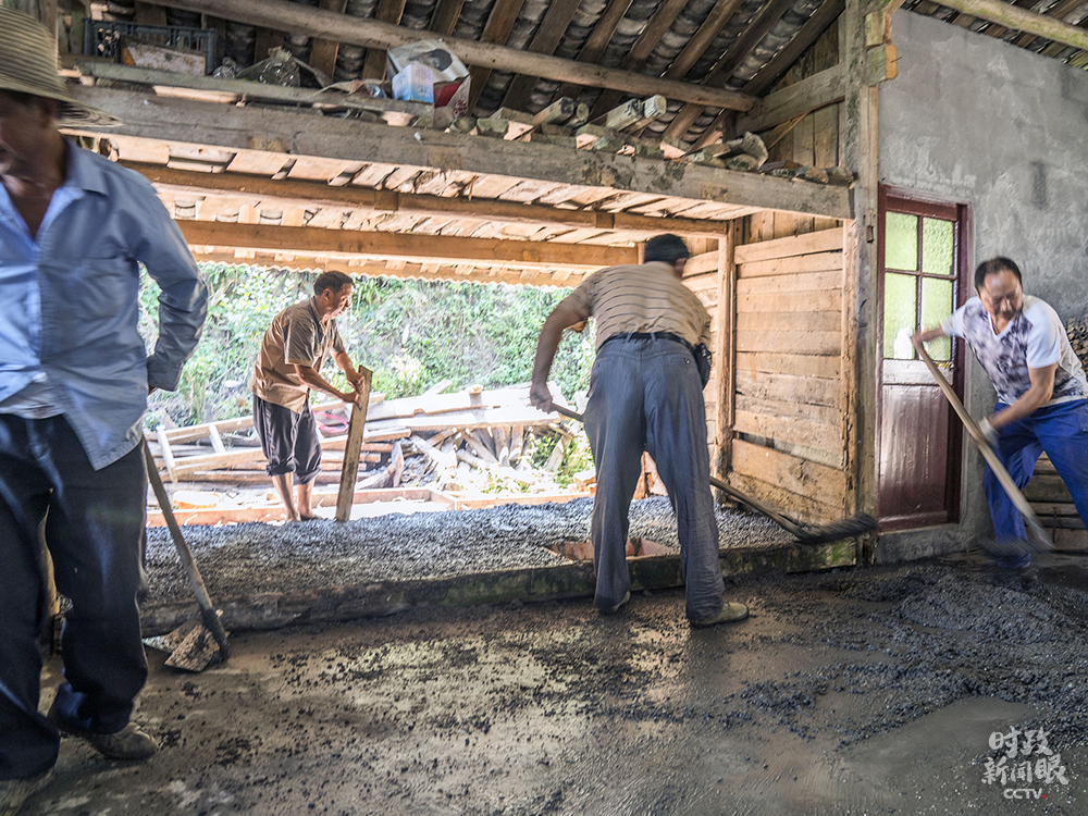△2017年,湖北恩施出臺“廁所革命”建設新三年計劃(2018—2020年),創造干凈整潔的人居環境。